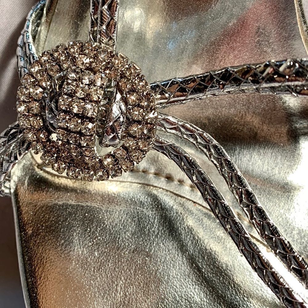 WILD ROSE SILVER DRESS SANDALS 4” HEELS 7.5 - Picture 2 of 8